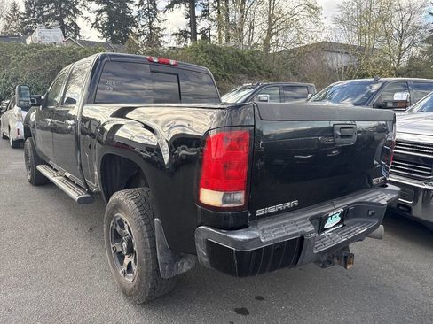 Used 2011 GMC Sierra 3500 Denali image 2
