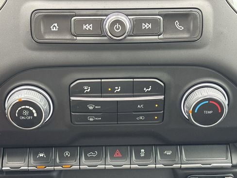 Used 2022 Chevrolet Silverado 1500 Custom image 21