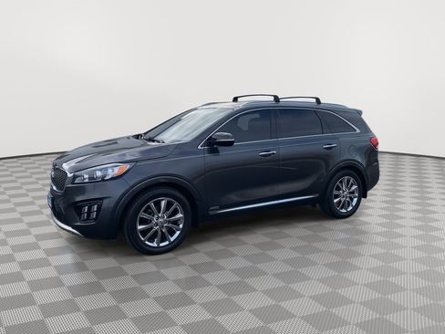 Used 2017 Kia Sorento SX image 3