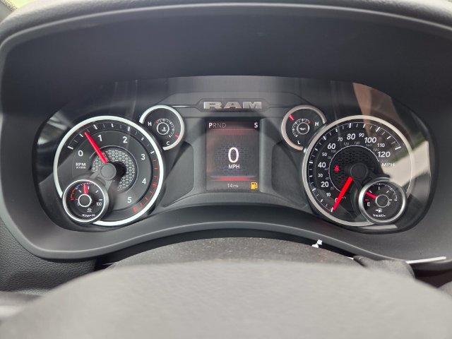 New 2027 RAM 3500 Big Horn AWD/4WD image 30