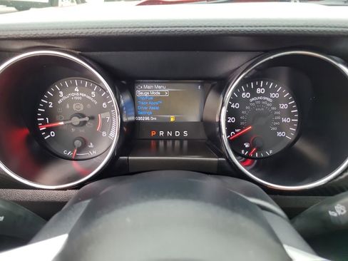 Used 2017 Ford Mustang Coupe image 24