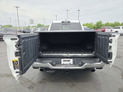 Used 2025 RAM 1500 Laramie w/ Advanced Safety Group II AWD/4WD image 17