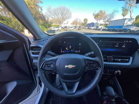 Used 2025 Chevrolet TrailBlazer LT image 33