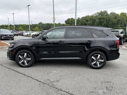 Used 2023 Kia Sorento EX w/ Panoramic Sunroof Package FWD image 4