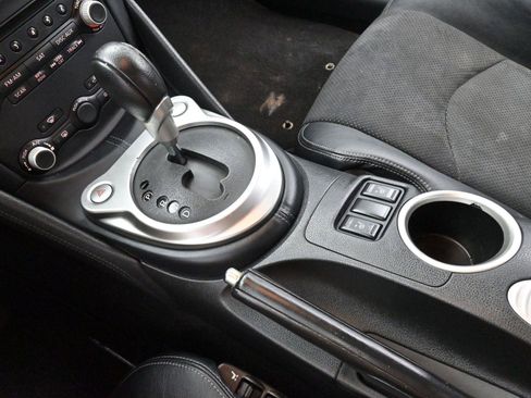 Used 2014 Nissan 370Z Touring w/ Sport Package image 24