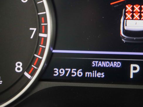 Used 2023 Nissan Pathfinder SL w/ Lighting Package (N92) image 16