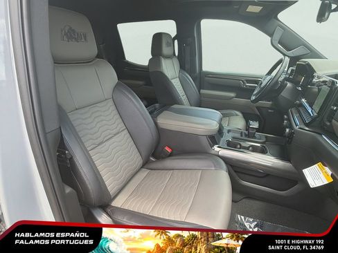 Used 2025 Chevrolet Silverado 1500 ZR2 w/ ZR2 Bison Edition AWD/4WD image 32