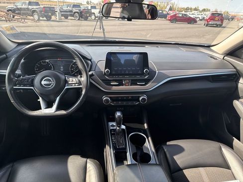 Used 2024 Nissan Altima 2.5 SR FWD image 12