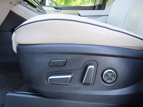 Used 2024 Hyundai Palisade Limited image 8