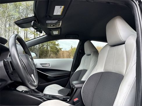 Used 2021 Toyota Corolla XSE image 16