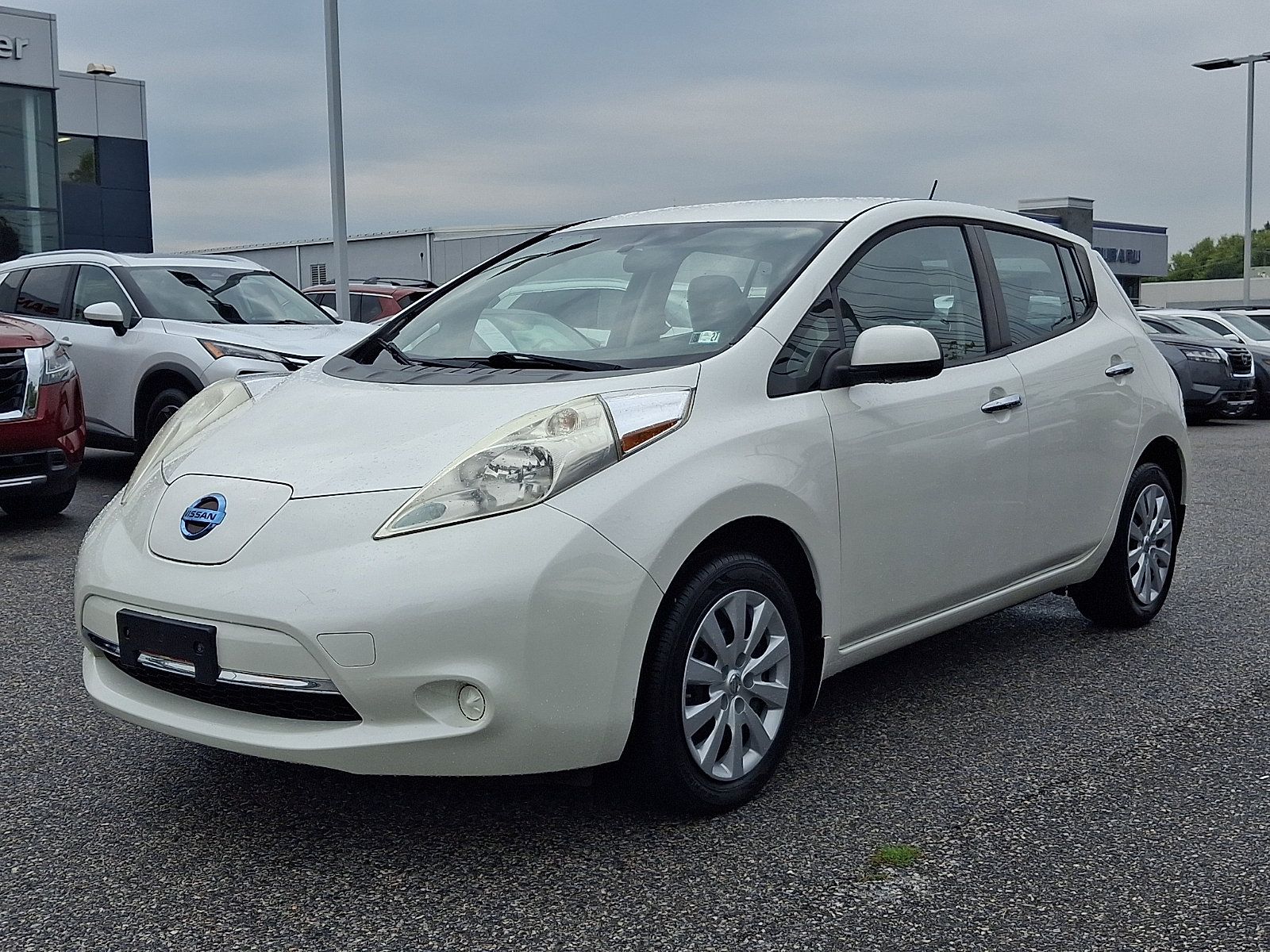 Used 2015 Nissan Leaf S FWD image 3