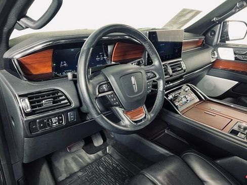 Used 2023 Lincoln Navigator Reserve w/ Equipment Group 201A AWD/4WD image 19
