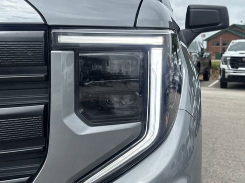 Used 2024 GMC Sierra 1500 Pro w/ Pro Value Package AWD/4WD image 10