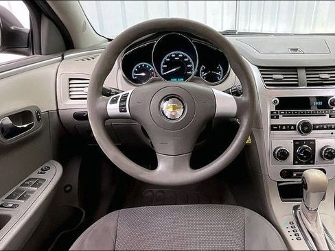 Used 2011 Chevrolet Malibu LS FWD image 5