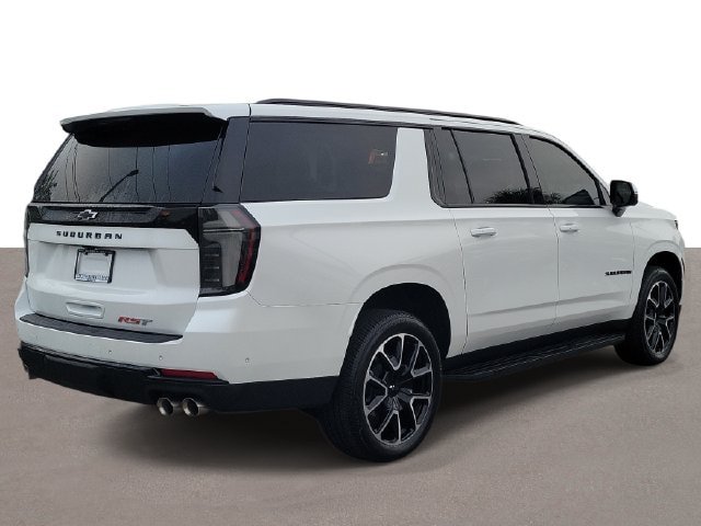 Used 2025 Chevrolet Suburban RST w/ Comfort Package RWD image 4