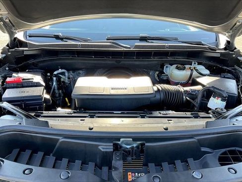 Certified 2025 Chevrolet Suburban LS AWD/4WD image 33
