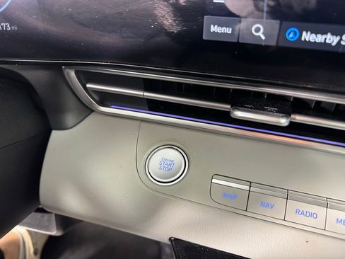 Used 2025 Hyundai Elantra Limited image 21