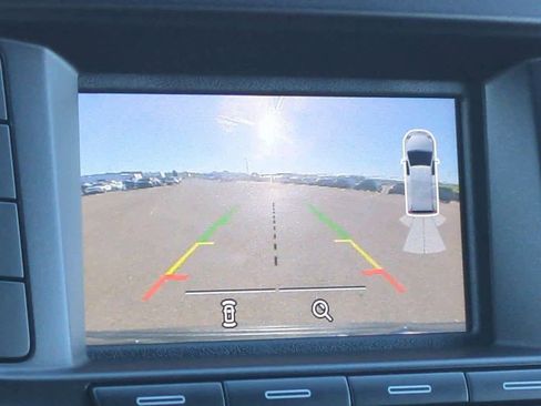 Used 2018 Ford Explorer XLT image 26