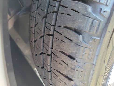 Used 2016 Buick Enclave Premium w/ Experience Buick Package image 27