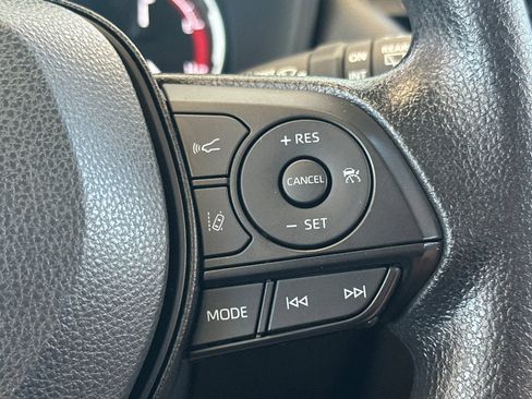 Certified 2025 Toyota RAV4 XLE FWD image 28