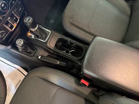 Used 2024 Jeep Gladiator Sport image 26