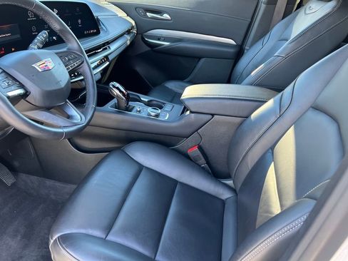 Certified 2024 Cadillac XT4 Premium Luxury image 9