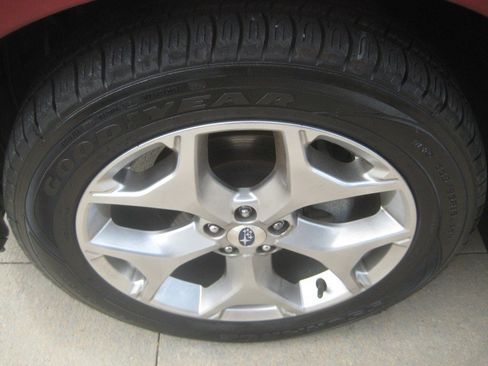 Used 2018 Subaru Forester 2.5i Touring AWD/4WD image 11