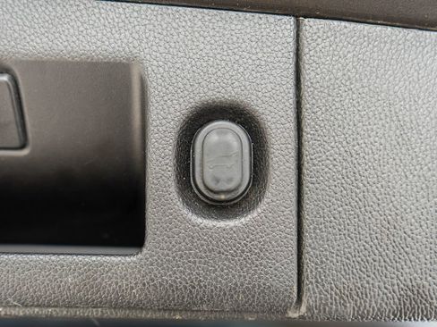 Used 2019 GMC Yukon XL Denali w/ Denali Ultimate Package AWD/4WD image 39