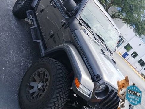 Used 2018 Jeep Wrangler Unlimited Sahara AWD/4WD image 2