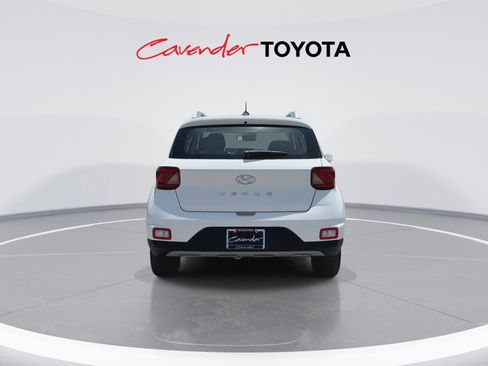 Used 2025 Hyundai Venue SEL FWD image 7