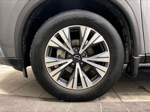 Used 2023 Nissan Rogue SV image 7