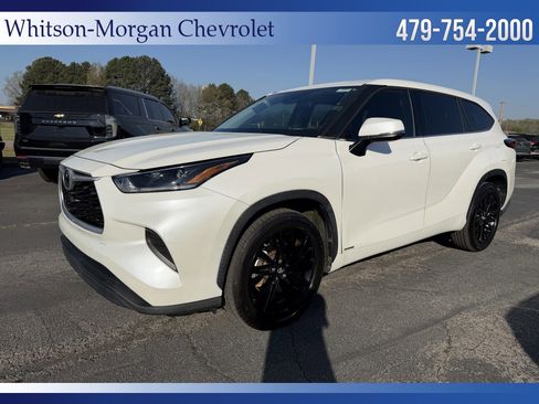 Used 2021 Toyota Highlander L image 1