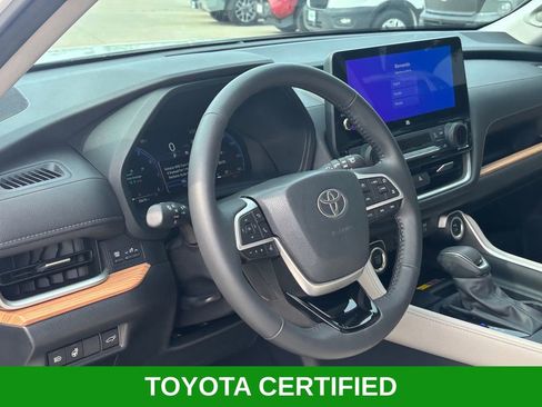 Used 2025 Toyota Grand Highlander FWD image 7