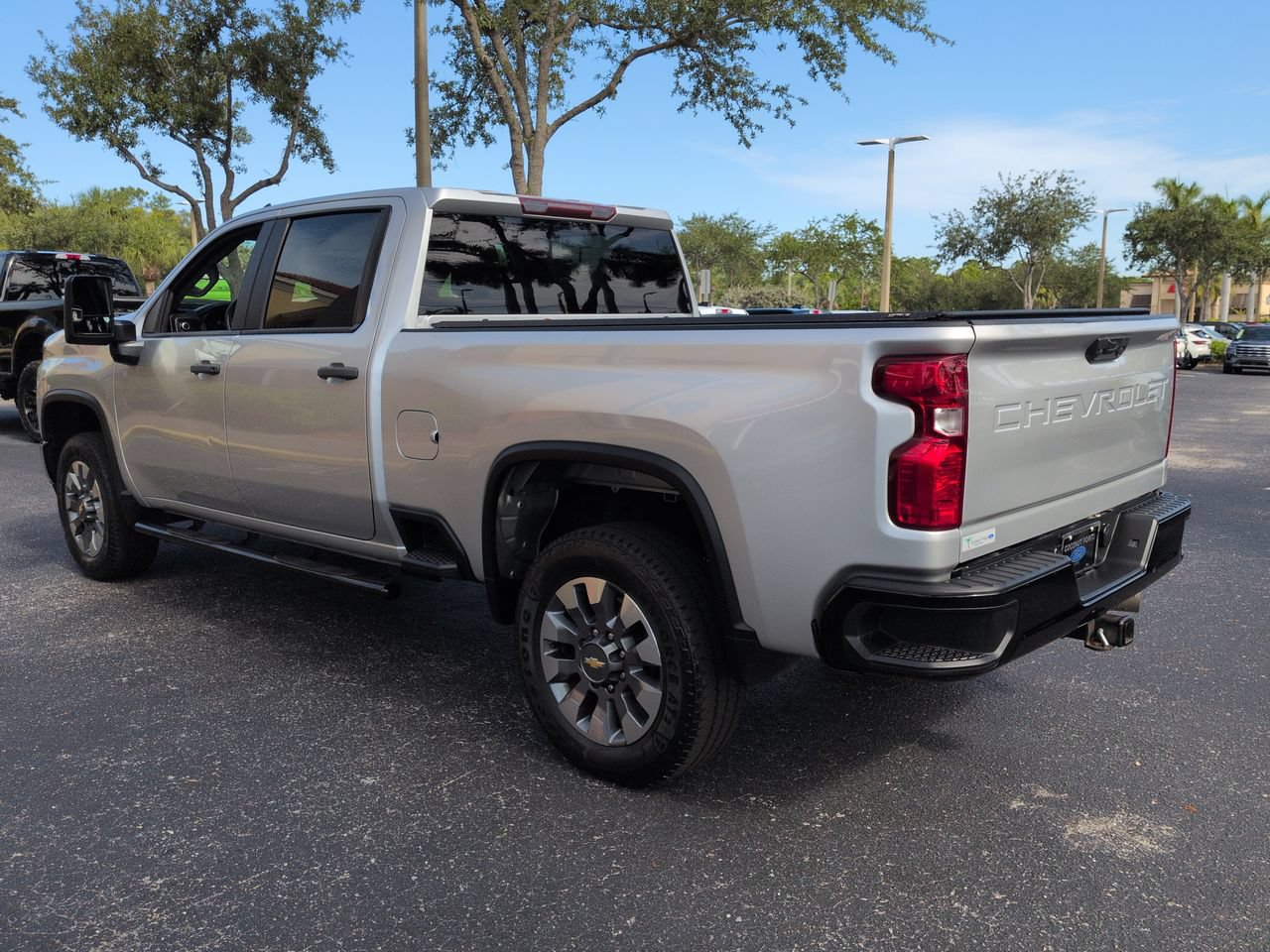 Used 2023 Chevrolet Silverado 2500 Custom w/ Custom Value Package AWD/4WD image 6