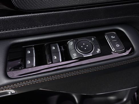 New 2026 Lincoln Aviator AWD image 24