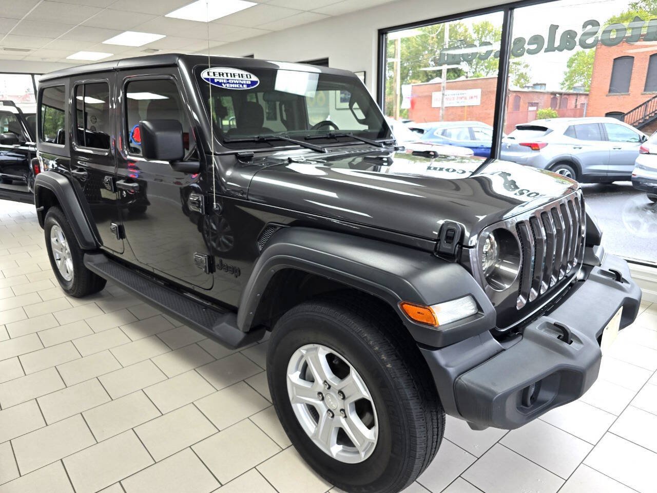 Used 2022 Jeep Wrangler Unlimited Sport AWD/4WD image 3
