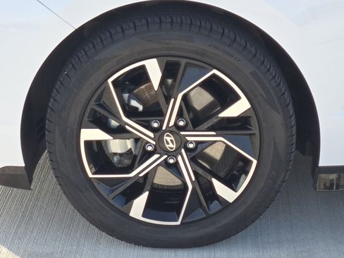 Used 2025 Hyundai Sonata SEL FWD image 11