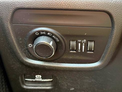 Used 2023 Jeep Grand Cherokee Altitude AWD/4WD image 22