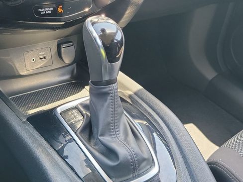 Certified 2020 Nissan Rogue Sport SV FWD image 34