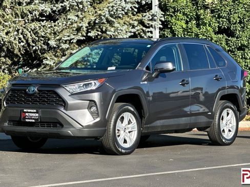 Used 2020 Toyota RAV4 XLE image 8