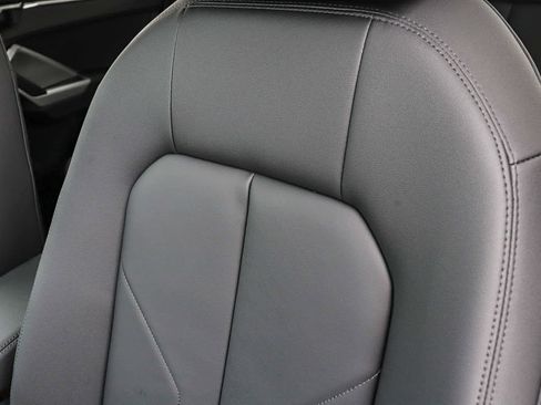 New 2025 Audi Q3 2.0T Premium image 36