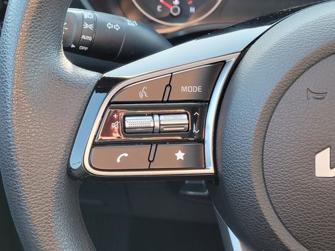 Used 2023 Kia Forte LXS w/ LXS Technology Package image 22