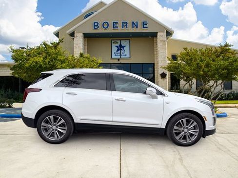 Used 2025 Cadillac XT5 Premium Luxury w/ Technology Package FWD image 6