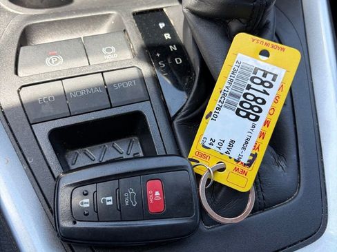 Used 2024 Toyota RAV4 XLE w/ Convenience Package FWD image 13