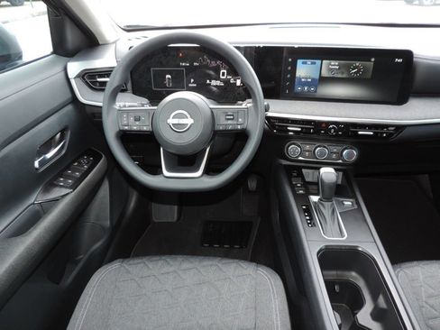 Certified 2025 Nissan Kicks SV FWD image 20