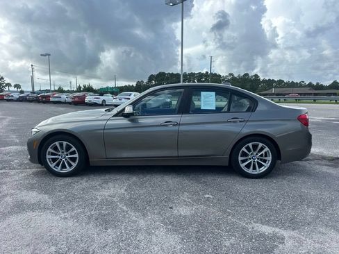 Used 2017 BMW 320i Sedan RWD image 6