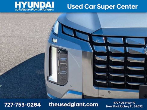 Used 2023 Hyundai Palisade Calligraphy image 9