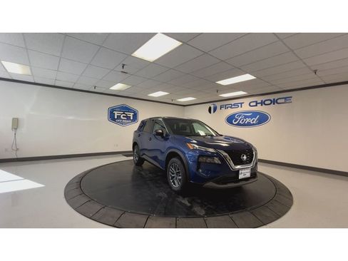 Used 2023 Nissan Rogue S image 4