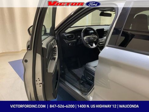 Used 2023 Ford Explorer XLT w/ Equipment Group 202A image 12