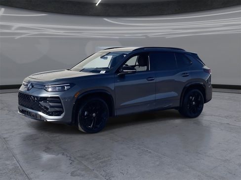 New 2026 Volkswagen Tiguan SE R-Line image 3